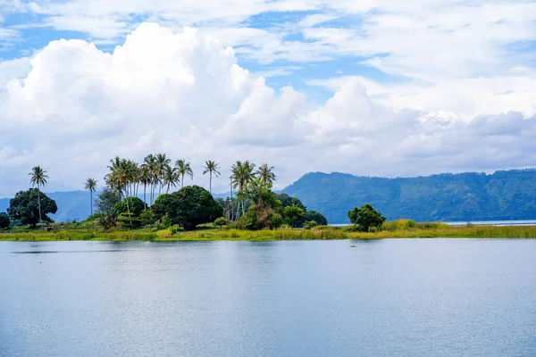 Scenic Kilátás Toba Samosir Észak Szumátra Indonézia Againts Hegy — Stock Fotó