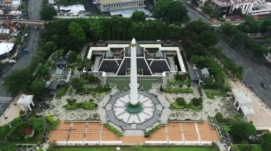 Tugu Pahlawan, Surabaya gençliğinin mücadelesini anmak için inşa edilmiş tarihi bir turistik yerdir. Surabaya, Endonezya. 20 Kasım 2022.