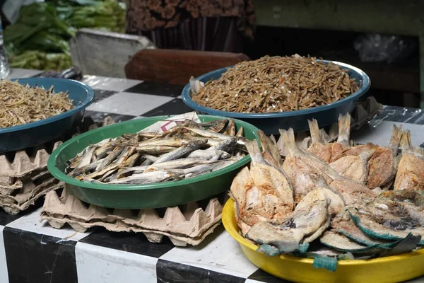 Peixes Secos Salgados Vendidos Mercado Tradicional Situbondo Java Oriental Foto — Fotografia de Stock
