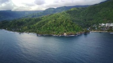 Tapak Tuan Aceh Endonezya 'da güzel bir sahilde havadan çekim.