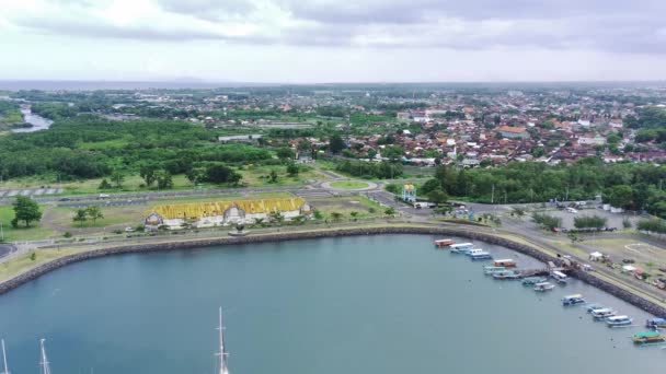 Pemandangan Udara Pantai Boom Banyuwangi Dengan Marina Jawa Timur Indonesia — Stok Video