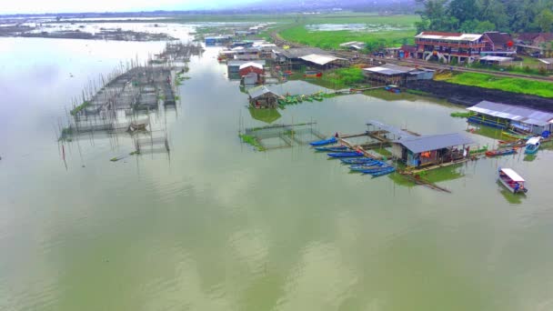 Aerial Shot Kampung Rawa Pening Famous Tourist Attraction Ambarawa Central — 비디오
