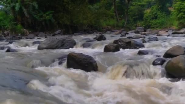 Curug Gamelan Salatiga Java Central Indonesia Cascadas Con Rocas Gigantes — Vídeos de Stock