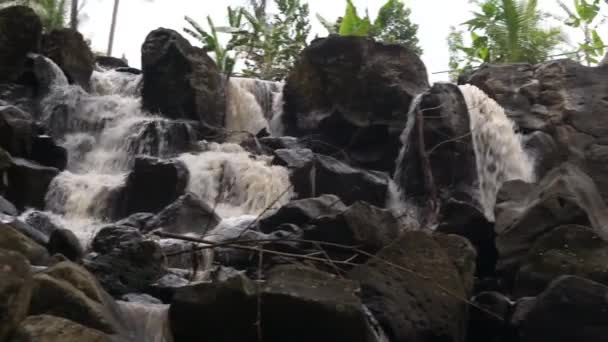 Curug Gamelan Salatiga Central Java Indonesia Waterfalls Giant Rocks — Stockvideo