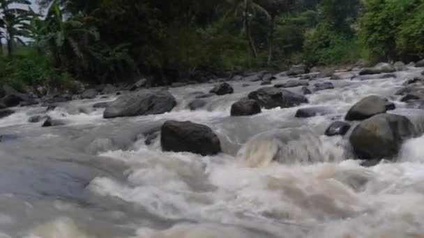 Curug Gamelan Salatiga Java Central Indonesia Camareras Con Rocas Gigantes — Vídeos de Stock