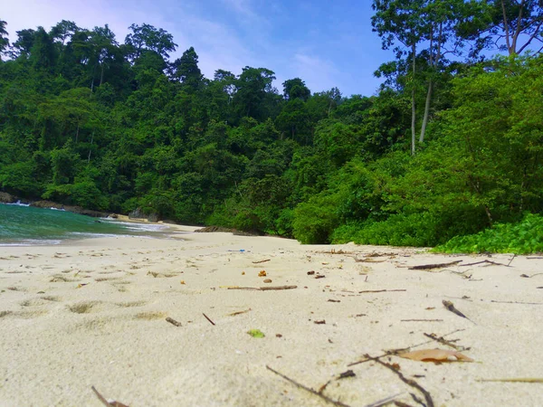 Areias Contra Floresta Céu Praia Teluk Ijo Banyuwangi Natureza Paisagem — Fotografia de Stock