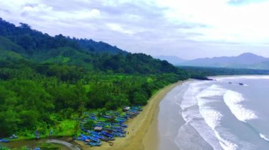 Endonezya, Banyuwangi 'deki güzel Rajegwesi Sahili. İHA ile çekilen hava görüntüleri.