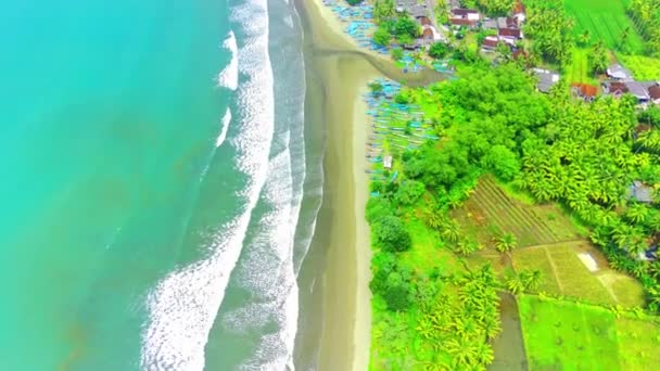 Gyönyörű Rajegwesi Strand Banyuwangiban Indonéziában Drónnal Készített Légi Felvételek — Stock videók