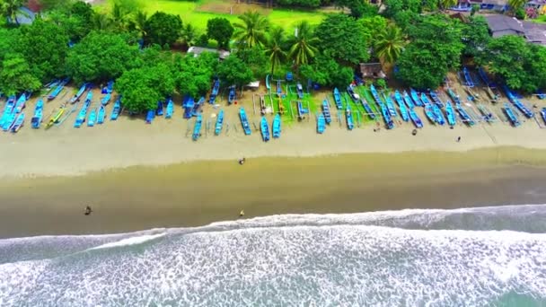 Gyönyörű Rajegwesi Strand Banyuwangiban Indonéziában Drónnal Készített Légi Felvételek — Stock videók