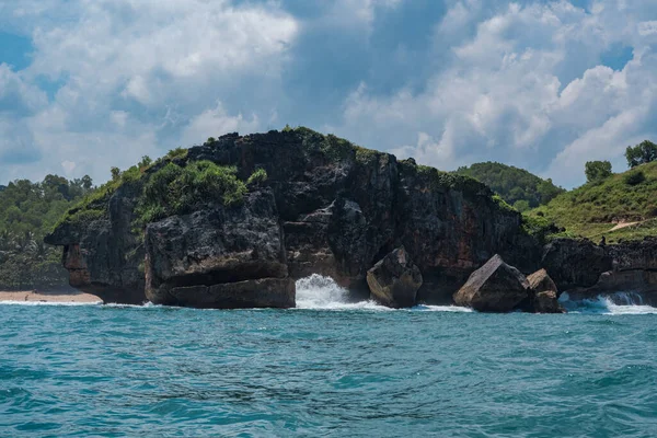 Formazione Rocciosa Sull Oceano Vicino Alla Tanjung Kasap Capo Kasap — Foto Stock