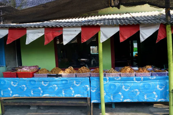 Crispy Shrimps Crispy Crabs Fried Fish Sold Food Stands Glagah — Stock Photo, Image