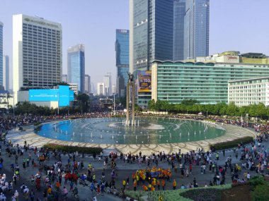 Endonezya Roundabout Oteli, Endonezya Jakarta 'da Arabasız Gün' ün en iyi manzarası. Hava fotoğrafçılığı insansız hava aracı tarafından çekildi.