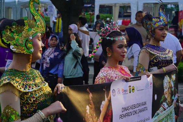 June 2023 Peop Wearing Indonesian Traditional Clothes Art Carnival Jakarta — Stock Photo, Image