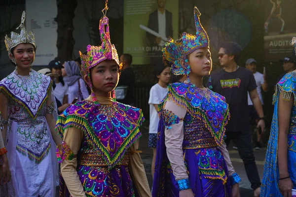 Junio 2023 Peop Vistiendo Ropa Tradicional Indonesia Carnaval Arte Durante — Foto de Stock