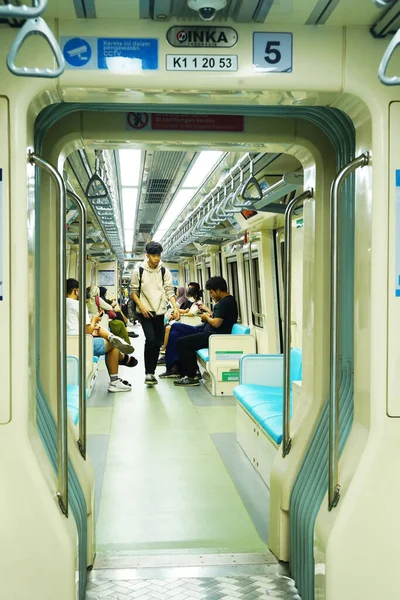 September 2023 Jakarta Indonesia Atmosphere Lrt Train Too Full Passengers — Stock Photo, Image