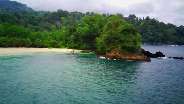 Luchtfoto Uitzicht Teluk Ijo Green Bay Banyuwangi Indonesië Een Verborgen — Stockvideo