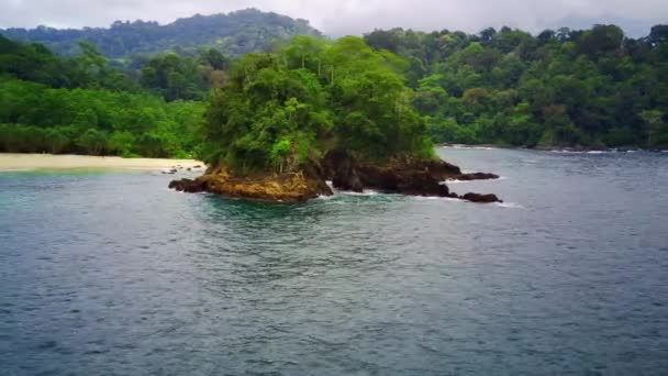 Flygfoto Över Teluk Ijo Eller Green Bay Banyuwangi Indonesien Dold — Stockvideo