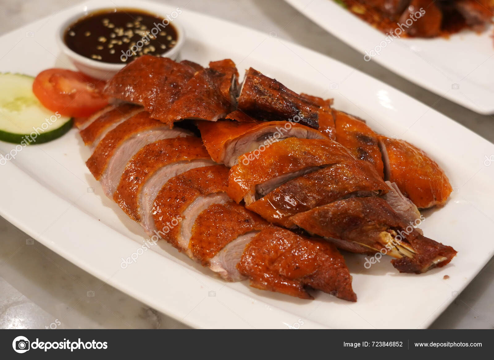 Close Photo Roasted Duck Crispy Skin White Plate Served Dark — Stock