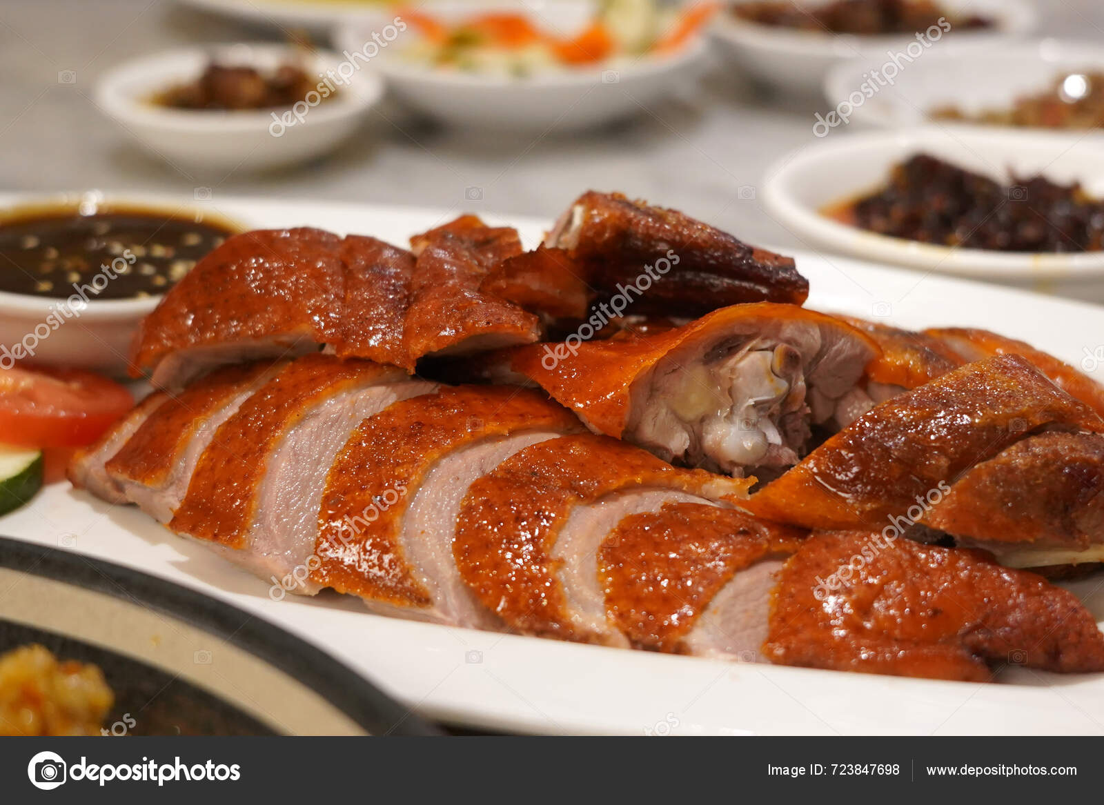 Close Photo Roasted Duck Crispy Skin White Plate Served Dark — Stock