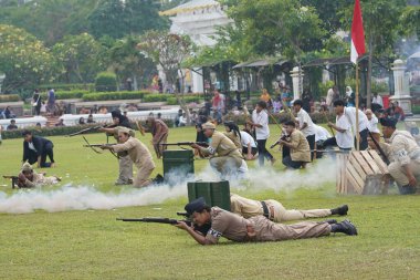 9 Haziran 2024. Surabaya, Doğu Java, Endonezya. Tiyatro etkinliği halk tarafından başlatıldı. Endonezya 'nın Surabaya şehrinin kuruluşunu kutlamak için..