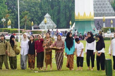 9 Haziran 2024. Surabaya, Doğu Java, Endonezya. Tiyatro etkinliği halk tarafından başlatıldı. Endonezya 'nın Surabaya şehrinin kuruluşunu kutlamak için..