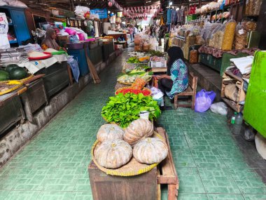 December 24, 2024. Yogyakarta, Indonesia. The atmosphere of the Kota Gede market in Yogyakarta reflects the unique characteristic of Jogja. Vendors and buyers can be seen engaging in their activities. clipart