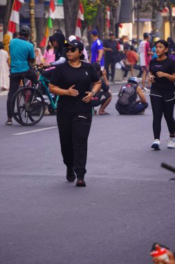 10 Ağustos 2025. Surabaya, Endonezya. Şehirde arabasız gün etkinlikleri.