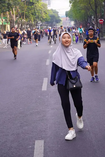 10 Ağustos 2025. Surabaya, Endonezya. Şehirde arabasız gün etkinlikleri.