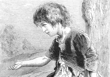 Eski takım elbiseli genç bir kız.