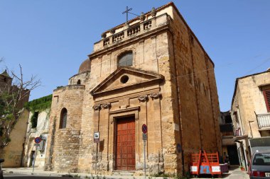 Palermo, Sicilya (İtalya) 2 Temmuz 2022: Kutsal Üçleme Şapeli (Cappella della Santissima Trinit), Zisa Sarayı özel Şapeli