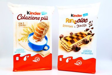 Pescara, İtalya 2 Eylül 2019 Kinder Sünger Keki. Kinder, Ferrero tarafından İtalya 'da üretilen bir üründür.