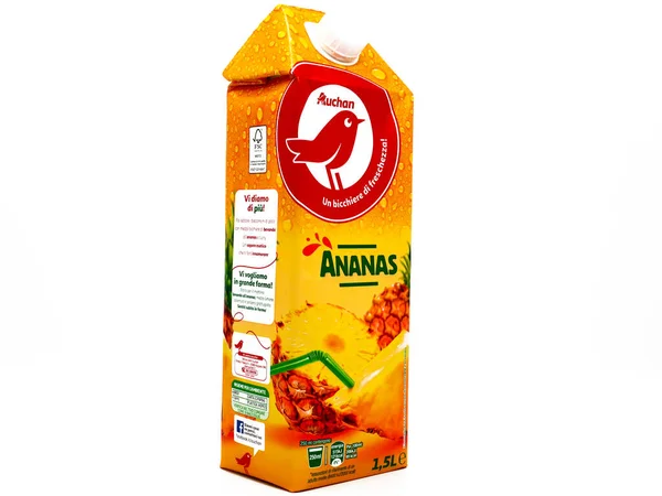 Pescara Itálie Května 2020 Auchan Ananasová Šťáva Ovoce Prodávané Auchan — Stock fotografie