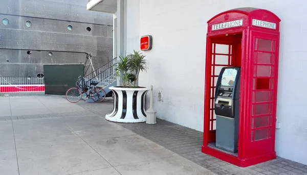 Long Beach Каліфорнія Вересня 2018 Red British Telephone Box Queen — стокове фото
