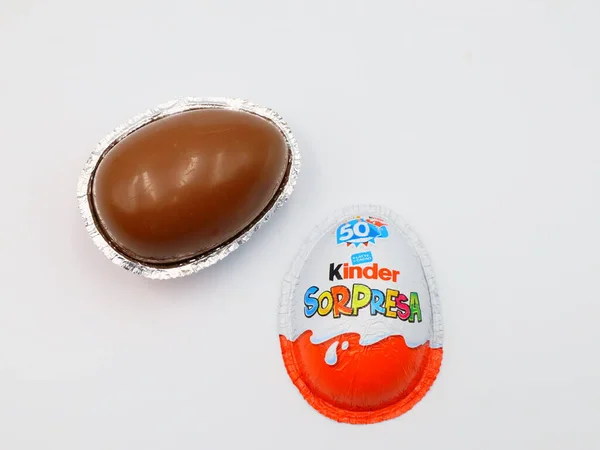 페스카라 2019 Kinder Surprise Chocolate Eggs Kinder Surprise 페레로가 이탈리아에서 — 스톡 사진