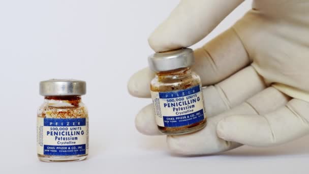 Róma Olaszország 2021 November Vintage Pfizer Penicillin Palackok — Stock videók