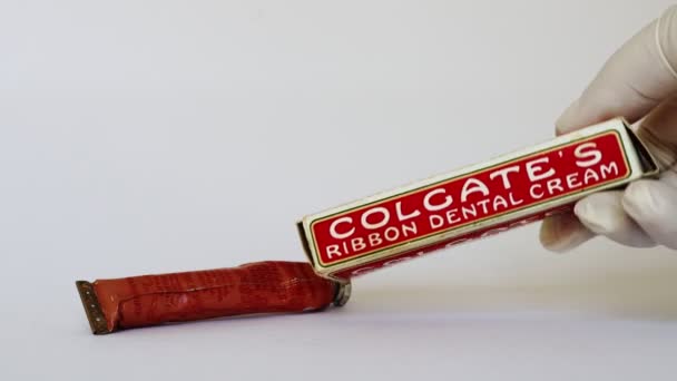 이탈리아 2022 Vintage 1910 Colgates Ribbon Dental Cream Toopopaste — 비디오