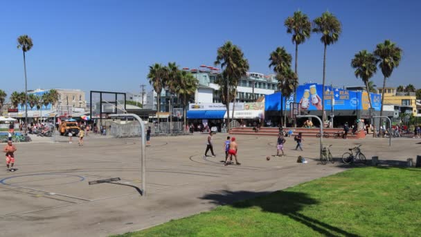 Venice Beach Kalifornien Oktober 2019 Människor Som Spelar Basket Venice — Stockvideo