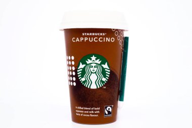 Pescara, İtalya, 26 Aralık 2019 Starbucks Cappuccino Kupası. Starbucks bir Amerikan kahve şirketi ve kahve dükkanı zinciri.