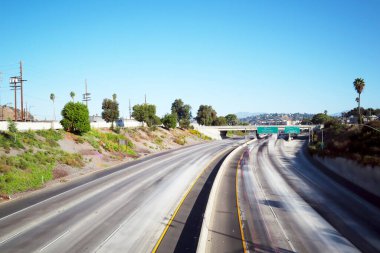 Los Angeles, California - 5. Otoyol 'da trafik N Broadway' den I-5 Otoyolu manzarası