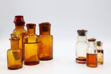 Eczane, eski antika ilaçlar.