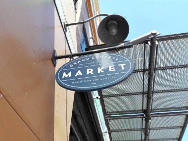 LOS ANGELES, California - 11 Eylül 2018: Grand Central Market, Los Angeles şehir merkezi