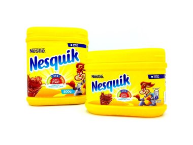 Pescara, İtalya - 18 Şubat 2019: NESQUIK Çikolata Tozu. Nesquik, Nestle tarafından üretilen bir markadır.