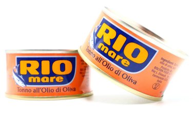Pescara, İtalya 18 Ağustos 2019: Zeytin yağında konserve RIO MARE Tuna. Rio Mare, Bolton Food 'un bir markasıdır.