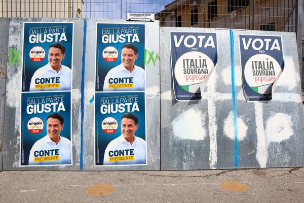 Пескара Италия Сентябрь 2022 Года Итальянская Избирательная Стена Плакатов Movimento — стоковое фото