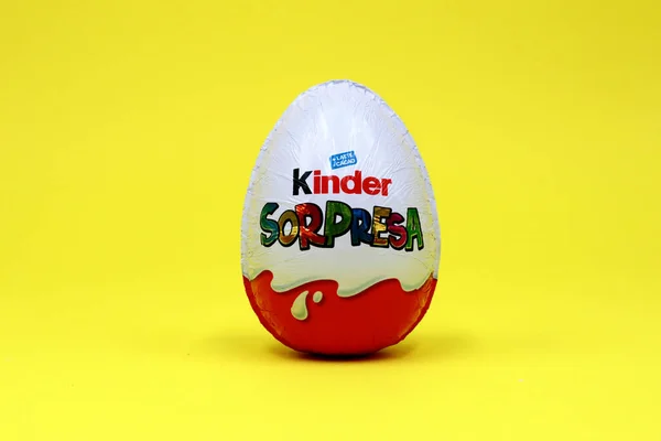 Pescara Ιταλία Φεβρουαρίου 2019 Kinder Έκπληξη Αυγά Σοκολάτας Kinder Έκπληξη — Φωτογραφία Αρχείου