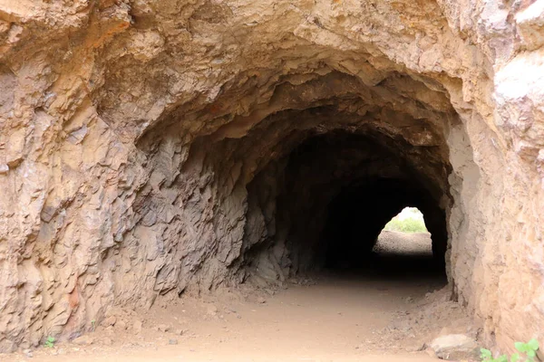 Los Angeles, Bronson Canyon Mağaraları 'nda yer alan Batcave, Griffith Park' ın bir bölümü, birçok film ve televizyon dizisinin yeri.