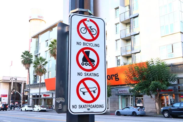 Hollywood Kalifornie Října 2019 Bicycling Skating Skateboarding Sing Vine Street — Stock fotografie