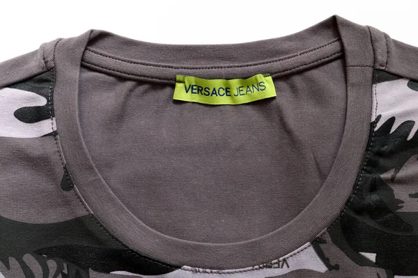Rom Italien September 2022 Etikett Eines Versace Jeans Shirts Ist — Stockfoto