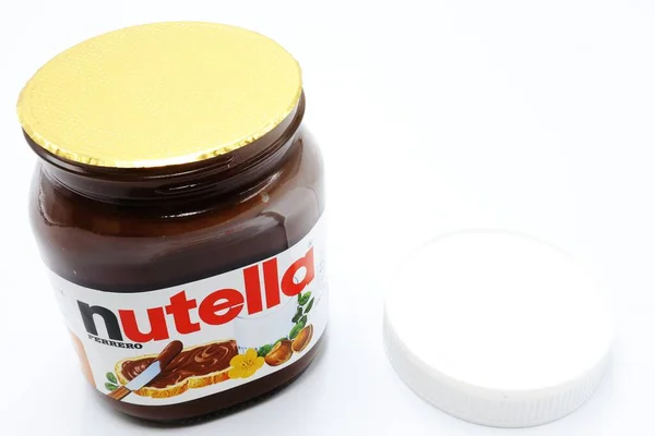 Банку Nutella Hazelnut Spread Какао Производства Ferrero — стоковое фото