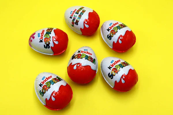 Alba Italie Mars 2021 Kinder Surprise Chocolate Eggs Kinder Surprise — Photo